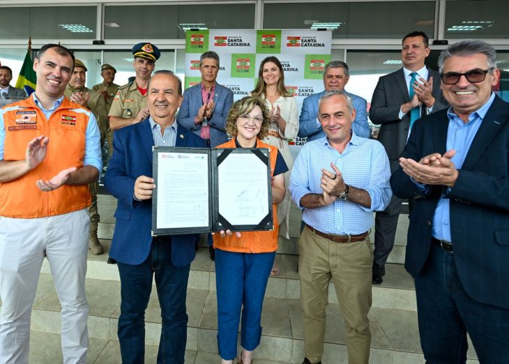 Acordo entre BRDE e Defesa Civil é assinado para fortalecer ações climáticas em SC