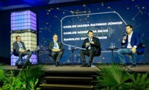 Read more about the article Governadores do Sul expõem avanços de gestão durante 18º Congresso Catarinense de Rádio e Televisão