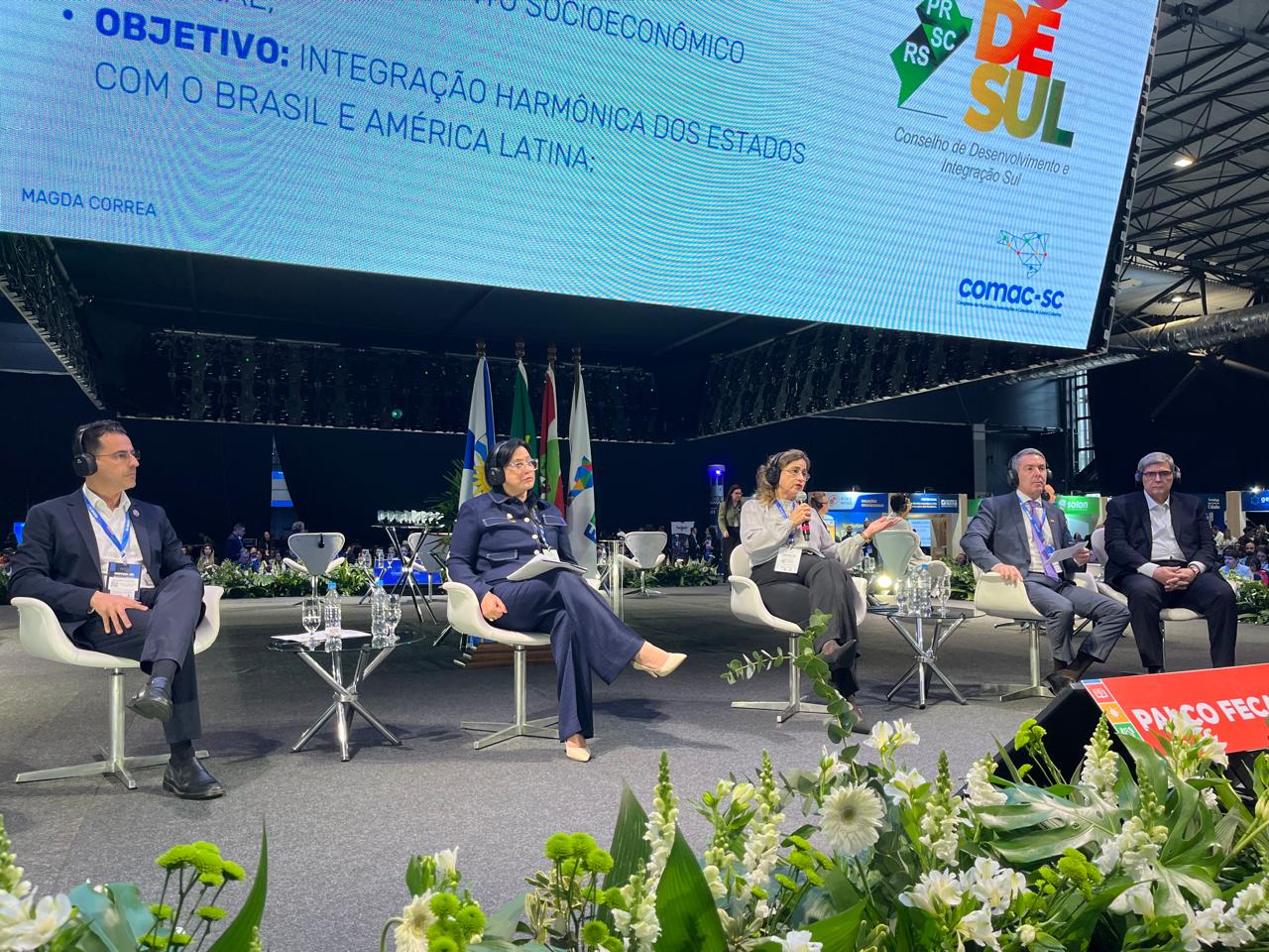 Read more about the article Codesul participa do Comac 2025 e destaca integração regional e sustentabilidade